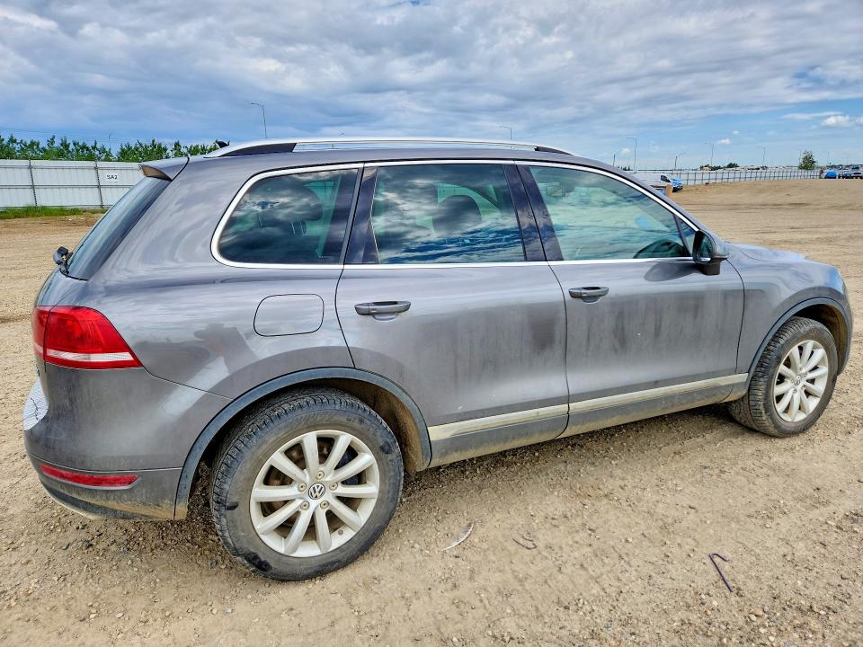 2011 Volkswagen Touareg მანქანა იყიდება აუქციონზე, vin: WVGFK9BP6BD002006, აუქციონის ნომერი: 57735176