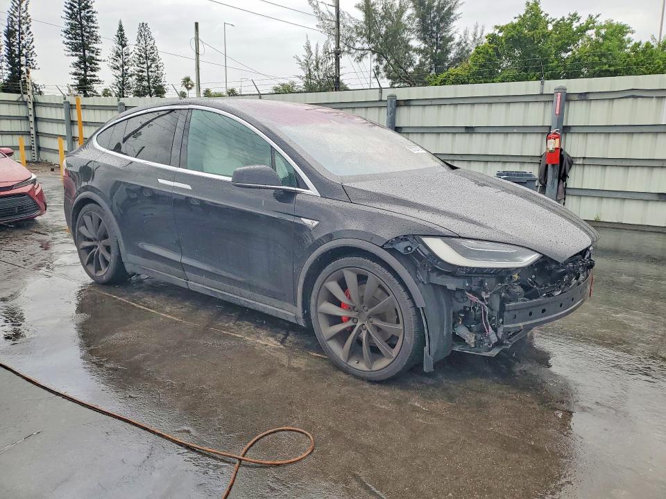 2016 Tesla Model X მანქანა იყიდება აუქციონზე, vin: 5YJXCAE43GF003686, აუქციონის ნომერი: 55729476
