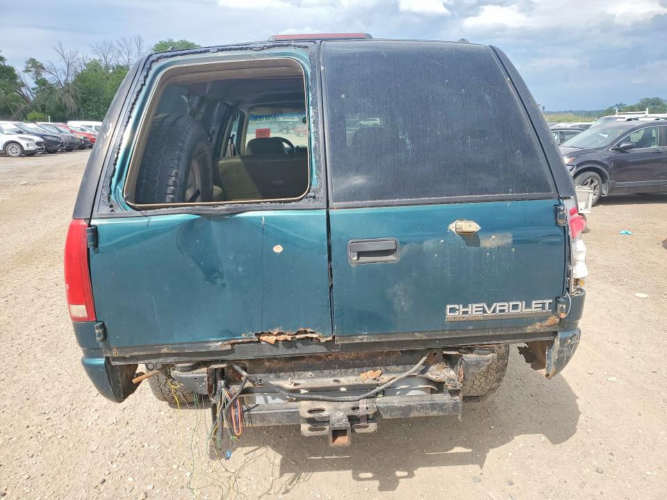 Продаж на аукціоні авто 1998 Chevrolet Suburban, vin: 3GNFK16R6WG102673, номер лоту: 57921696