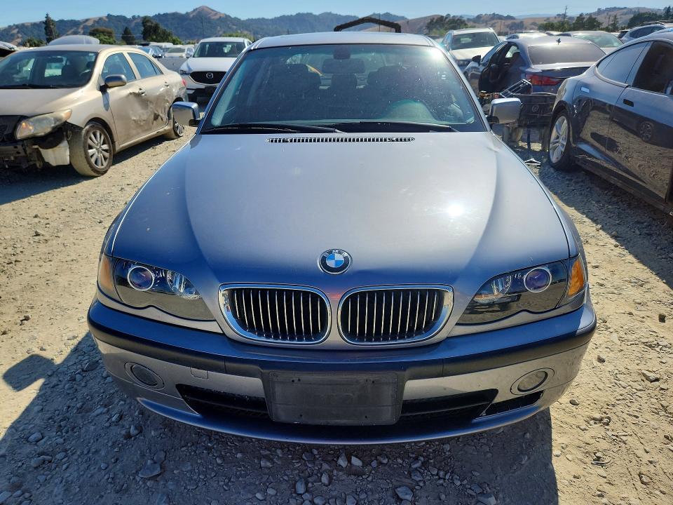 2004 Bmw 330 მანქანა იყიდება აუქციონზე, vin: WBAEV53404KM38141, აუქციონის ნომერი: 57931356
