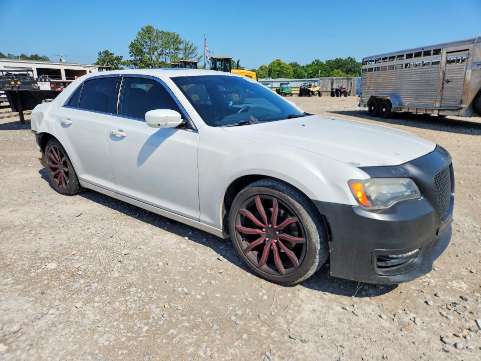 2013 Chrysler 300 მანქანა იყიდება აუქციონზე, vin: 2C3CCABG2DH740028, აუქციონის ნომერი: 55516546