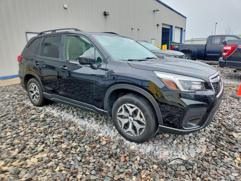 56360166 :رقم المزاد ، JF2SKAFCXMH577671 vin ، 2021 Subaru Forester مزاد بيع