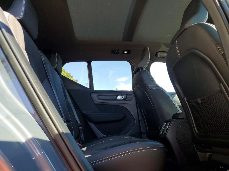 56533776 :رقم المزاد ، YV4ED3UM2P2948713 vin ، 2023 Volvo Xc40 مزاد بيع