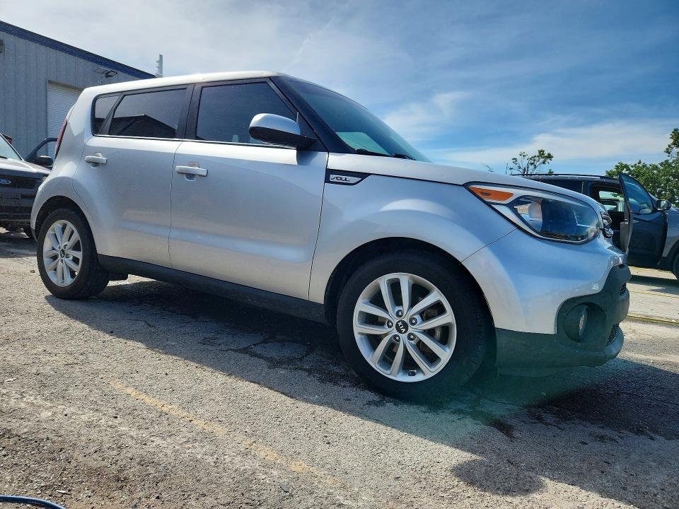 2018 Kia Soul მანქანა იყიდება აუქციონზე, vin: KNDJP3A52J7581019, აუქციონის ნომერი: 55003416