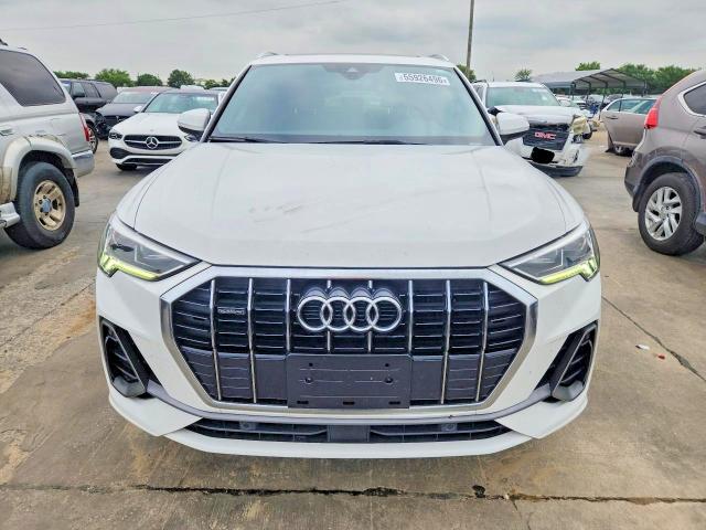 55926496 :رقم المزاد ، WA1EECF32L1036565 vin ، 2020 Audi Q3 مزاد بيع