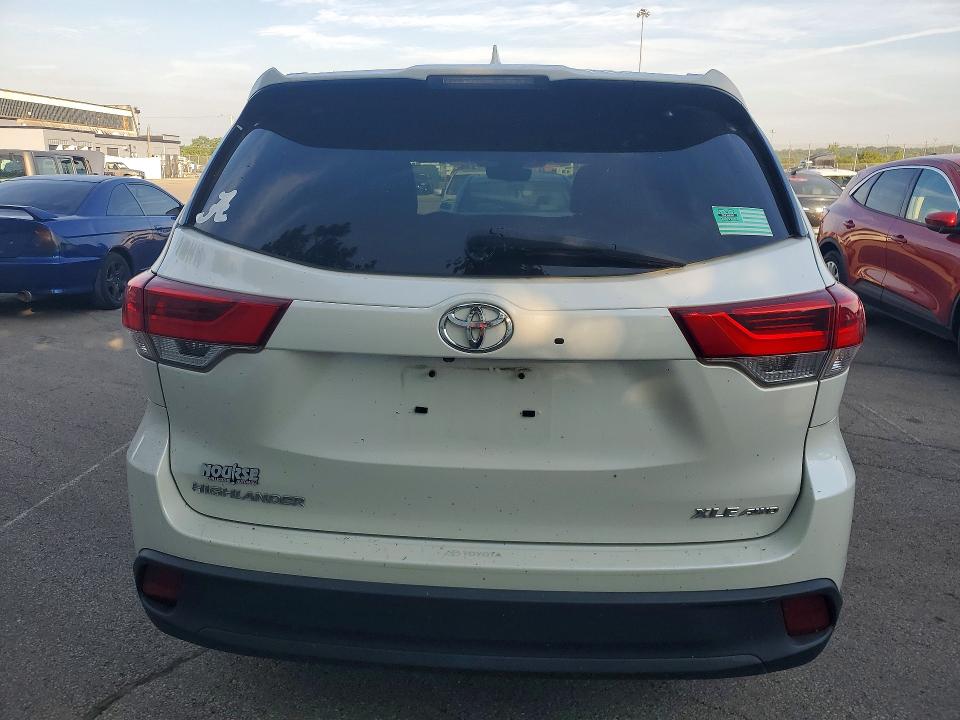 2019 Toyota Highlander მანქანა იყიდება აუქციონზე, vin: 5TDJZRFH3KS582736, აუქციონის ნომერი: 56459146
