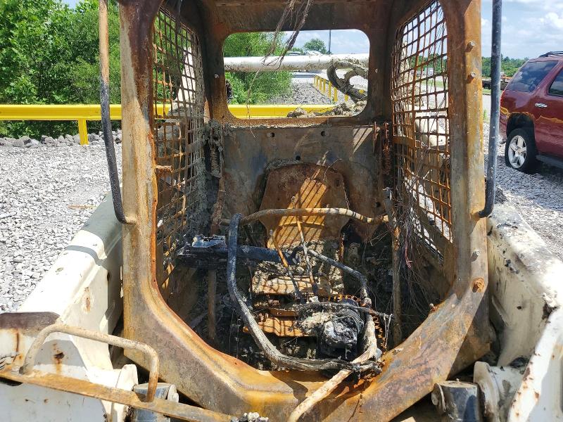 56062246 :رقم المزاد ، N0V1N000056062246 vin ، 2015 Bobcat S570 مزاد بيع