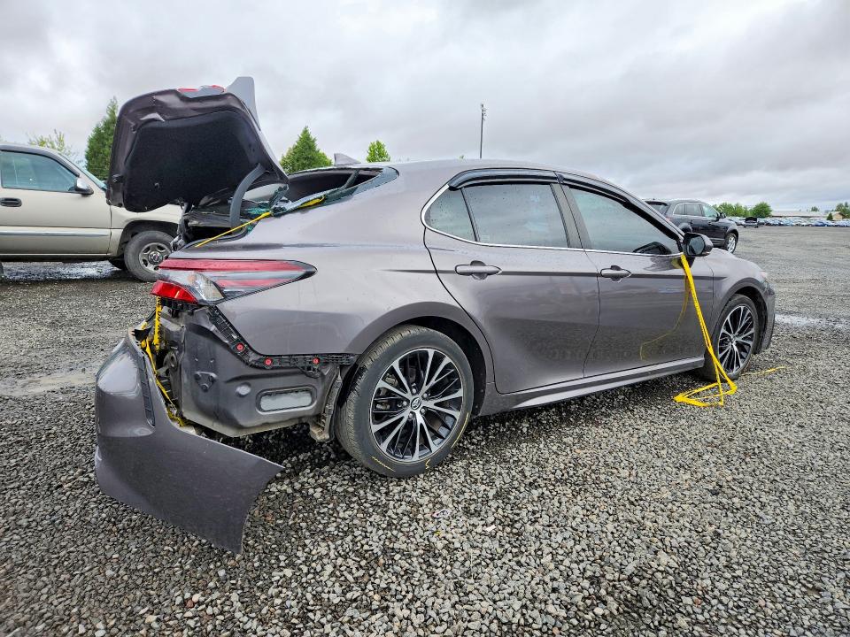 58711746 :رقم المزاد ، 4T1G11AK9NU656002 vin ، 2022 Toyota Camry مزاد بيع