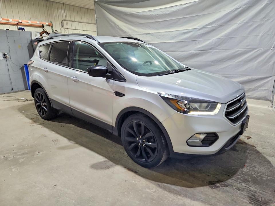 2018 Ford Escape მანქანა იყიდება აუქციონზე, vin: 1FMCU9GD0JUC98618, აუქციონის ნომერი: 57747166