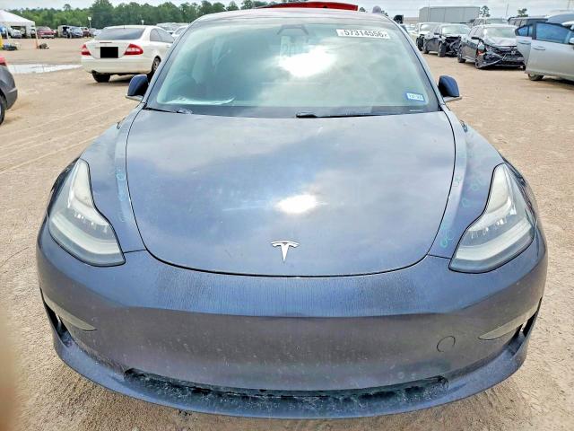57314556 :رقم المزاد ، 5YJ3E1EA3JF033938 vin ، 2018 Tesla Model 3 Ev 4d 2wd مزاد بيع