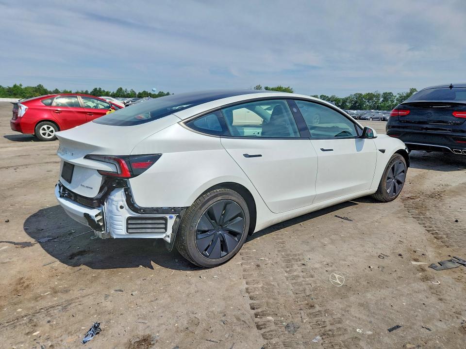 58835916 :رقم المزاد ، 5YJ3E1EB3SF069963 vin ، 2025 Tesla Model 3 مزاد بيع