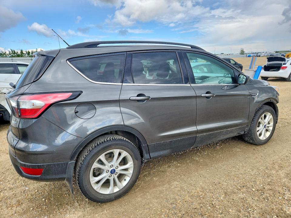 2018 Ford Escape მანქანა იყიდება აუქციონზე, vin: 1FMCU9GD8JUA32831, აუქციონის ნომერი: 57560136