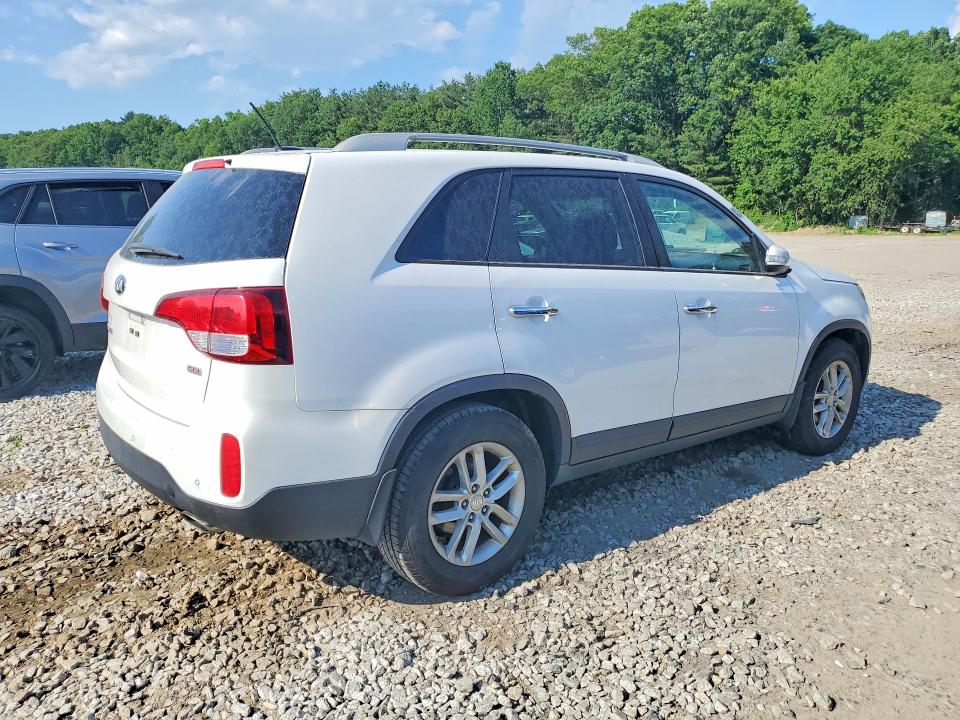 56960686 :رقم المزاد ، 5XYKT4A79FG585599 vin ، 2015 Kia Sorento مزاد بيع