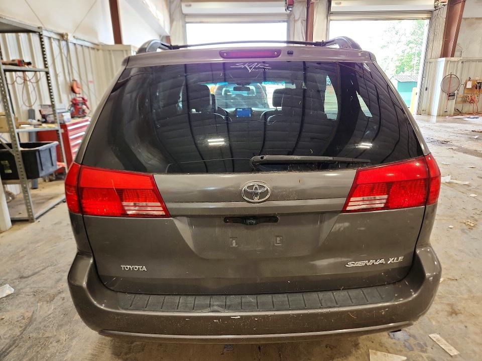 2004 Toyota Sienna მანქანა იყიდება აუქციონზე, vin: 5TDZA22C04S070561, აუქციონის ნომერი: 57249066
