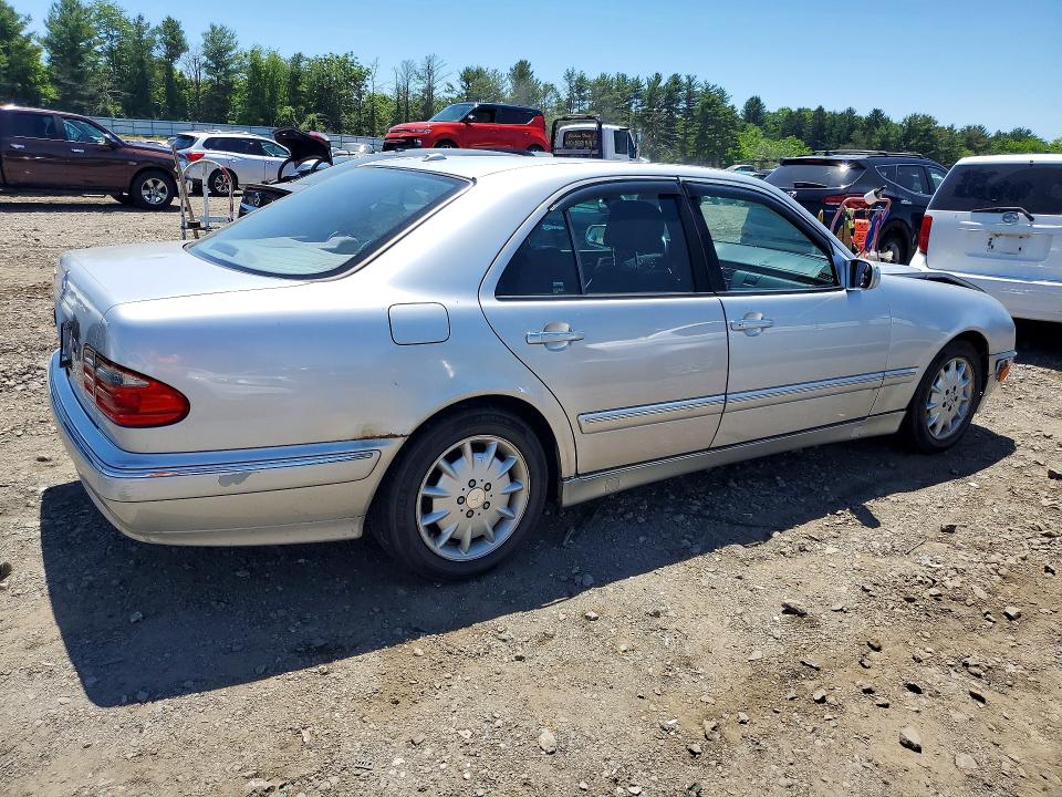 2000 Mercedes-benz E მანქანა იყიდება აუქციონზე, vin: WDBJF65J5YB157898, აუქციონის ნომერი: 55722556