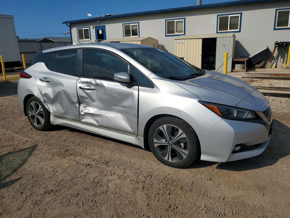 2021 Nissan Leaf მანქანა იყიდება აუქციონზე, vin: 1N4AZ1CV6MC554208, აუქციონის ნომერი: 55656026