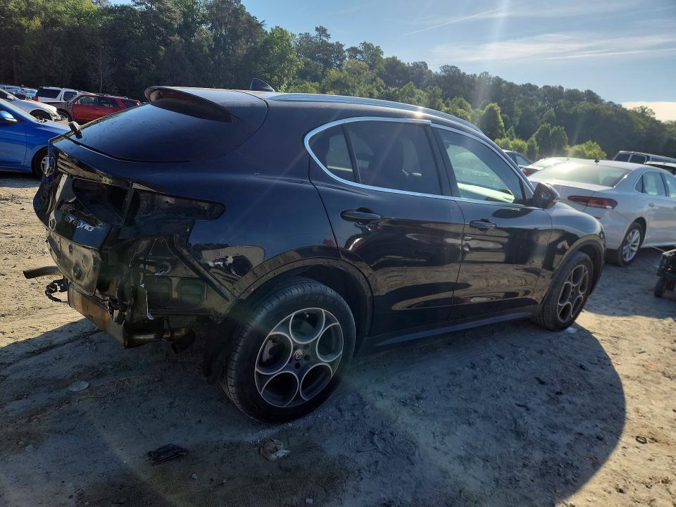 54687366 :رقم المزاد ، ZASFAKAN0J7B70291 vin ، 2018 Alfa Romeo Stelvio مزاد بيع
