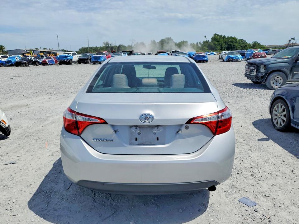 56641106 :رقم المزاد ، 2T1BURHEXFC390167 vin ، 2015 Toyota Corolla مزاد بيع