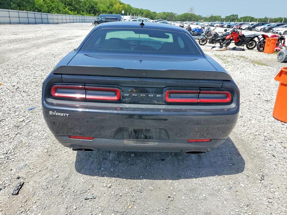58884946 :رقم المزاد ، 2C3CDZFJ1NH238081 vin ، 2022 Dodge Challenger مزاد بيع