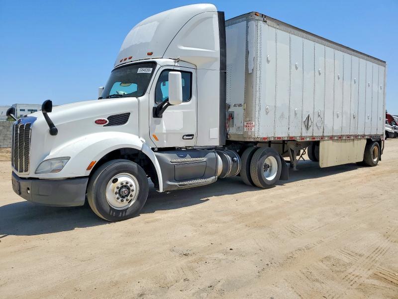 53848266 :رقم المزاد ، 1XPBA48X1HD428581 vin ، 2017 Peterbilt 579 مزاد بيع