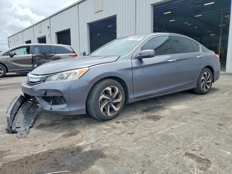 Aukcja sprzedaży 2017 Honda Accord, vin: 1HGCR3F81HA026678, numer aukcji: 57865086