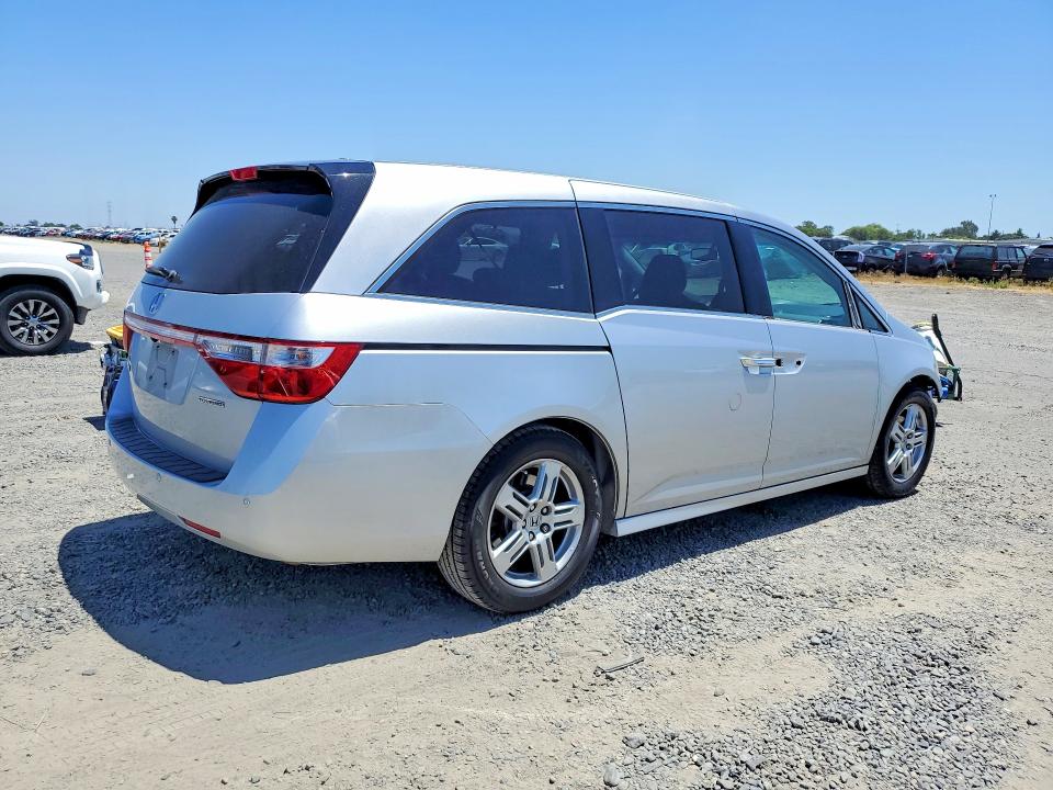 56477906 :رقم المزاد ، 5FNRL5H90BB013981 vin ، 2011 Honda Odyssey مزاد بيع