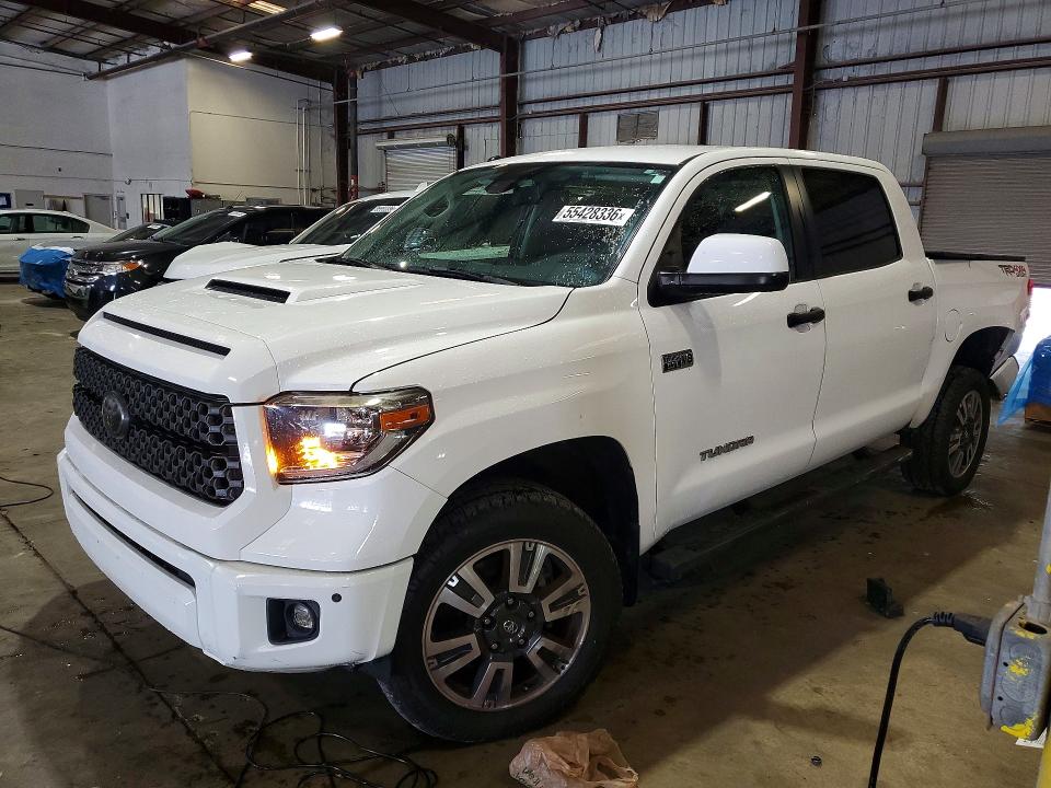 55428336 :رقم المزاد ، 5TFDW5F11JX775414 vin ، 2018 Toyota Tundra مزاد بيع