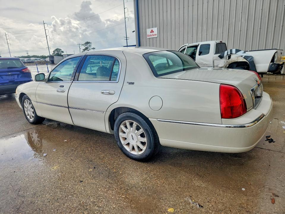 57414096 :رقم المزاد ، 1LNHM82V96Y620737 vin ، 2006 Lincoln Town Car مزاد بيع