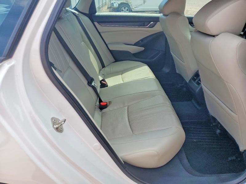 Продажа на аукционе авто 2018 Honda Accord, vin: 1HGCV1F56JA106019, номер лота: 57060386