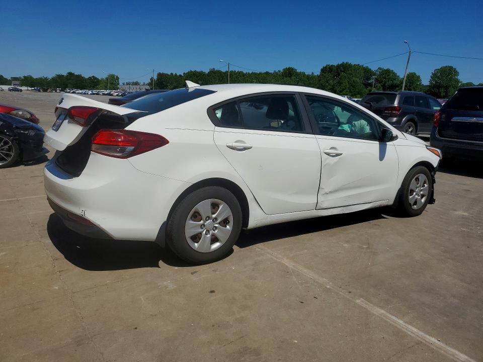 56108956 :رقم المزاد ، 3KPFK4A74JE175545 vin ، 2018 Kia Forte مزاد بيع