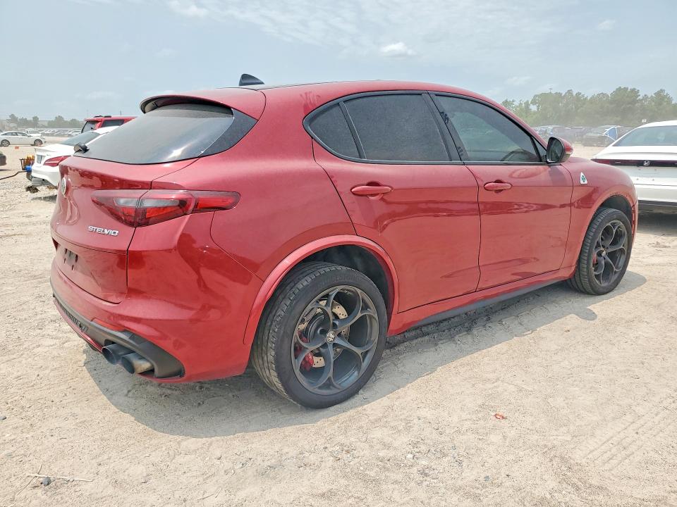 58890716 :رقم المزاد ، ZASFAKEV4J7C11211 vin ، 2018 Alfa Romeo Stelvio مزاد بيع