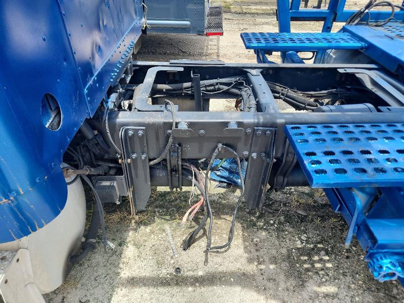 2000 Freightliner Conventional მანქანა იყიდება აუქციონზე, vin: 1FVNDXYB4YDG18345, აუქციონის ნომერი: 57439326