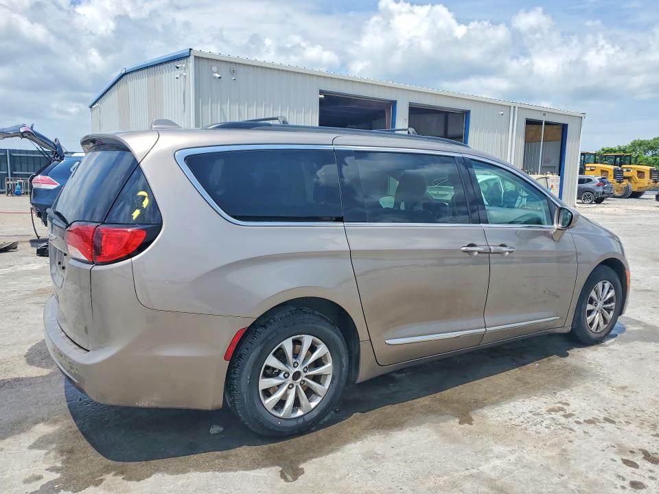 Продаж на аукціоні авто 2017 Chrysler Pacifica, vin: 2C4RC1BGXHR675645, номер лоту: 57684916
