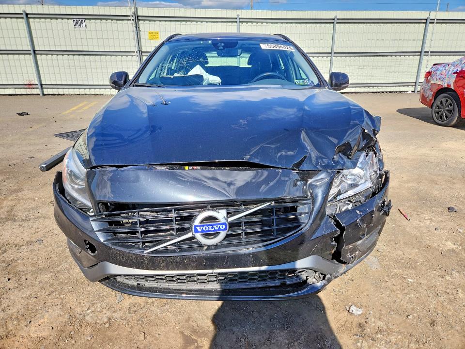Продаж на аукціоні авто 2018 Volvo V60, vin: YV140MSLXJ2383610, номер лоту: 55894026