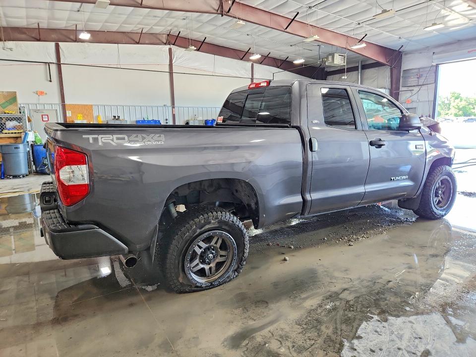 55535366 :رقم المزاد ، 5TFUW5F17HX621350 vin ، 2017 Toyota Tundra مزاد بيع