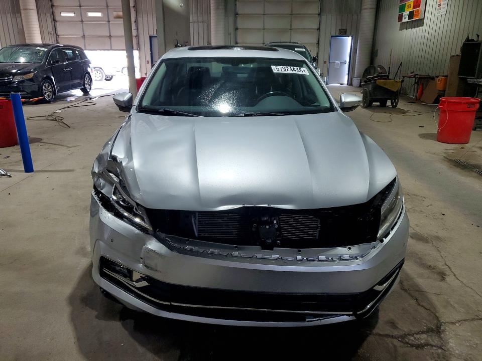 2017 Volkswagen Passat მანქანა იყიდება აუქციონზე, vin: 1VWGT7A36HC009283, აუქციონის ნომერი: 57924486