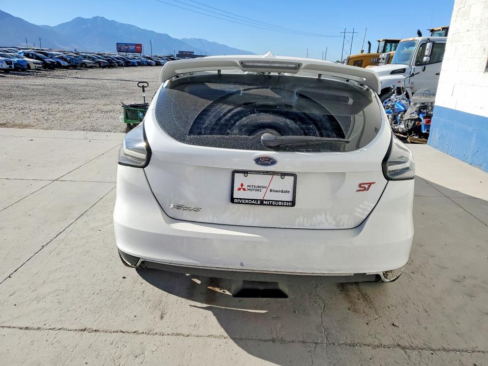 Продажа на аукционе авто 2015 Ford Focus, vin: 1FADP3L98FL369291, номер лота: 57048546