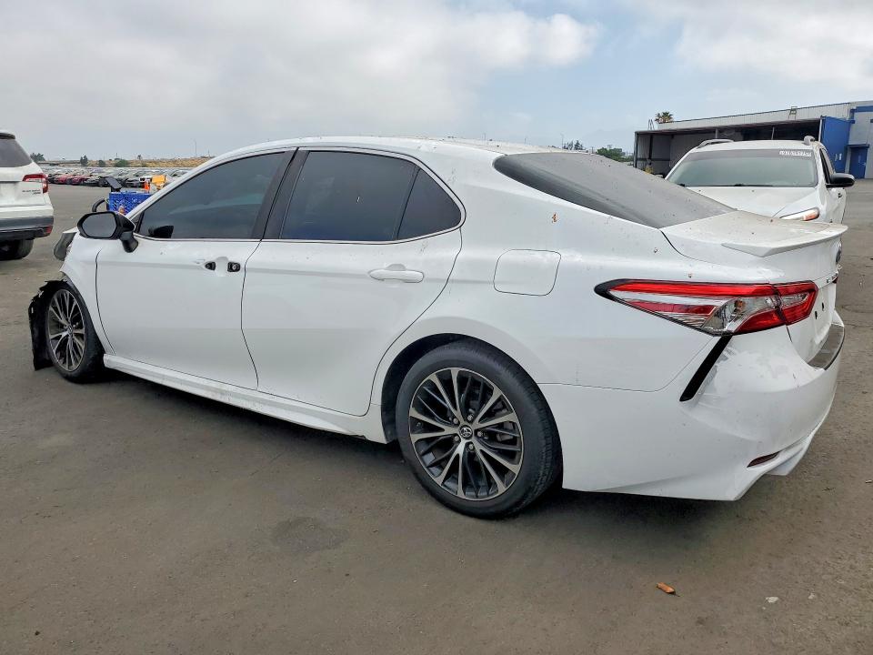 2018 Toyota Camry მანქანა იყიდება აუქციონზე, vin: 4T1B11HK0JU095053, აუქციონის ნომერი: 57266866