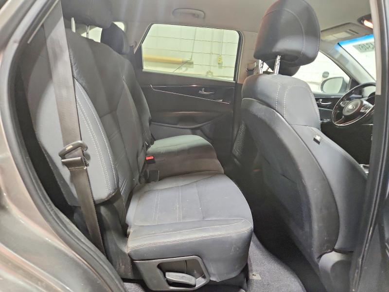 2017 Kia Sorento მანქანა იყიდება აუქციონზე, vin: 5XYPG4A39HG266715, აუქციონის ნომერი: 58514346