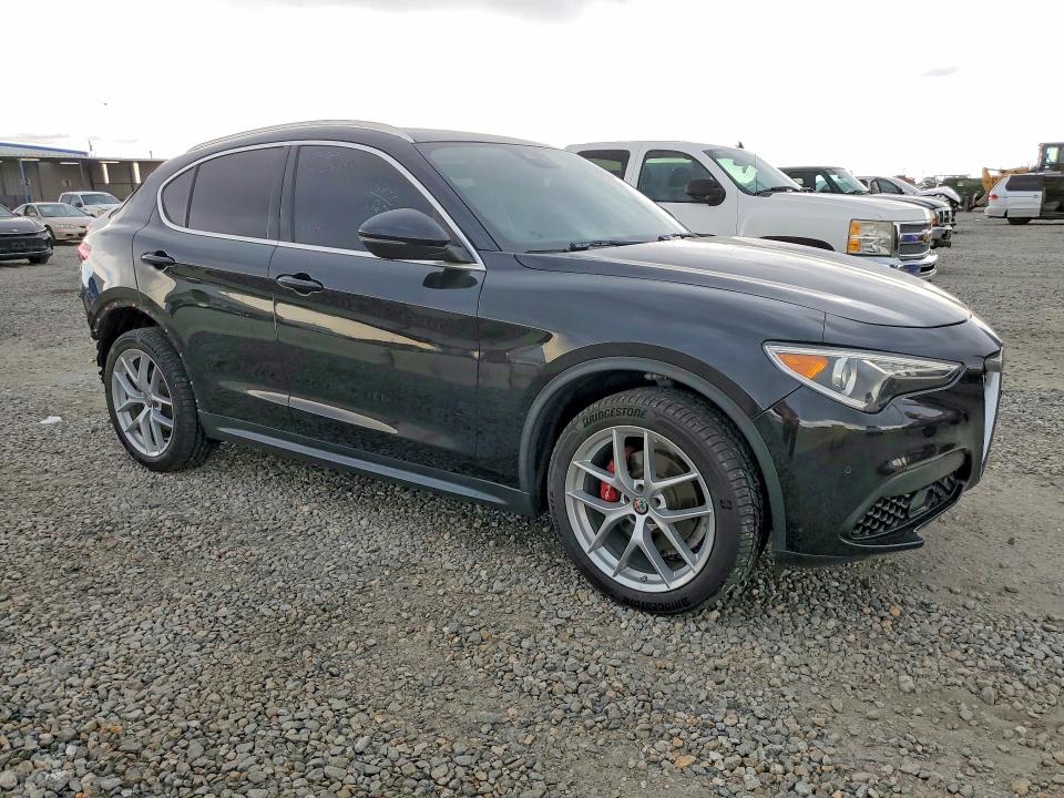 54148666 :رقم المزاد ، ZASFAKRN6J7C28781 vin ، 2018 Alfa Romeo Stelvio مزاد بيع