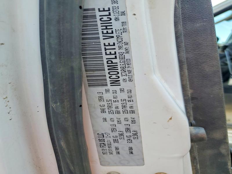 56940096 :رقم المزاد ، 3C7WRNBL6JG182243 vin ، 2018 Ram 5500 مزاد بيع