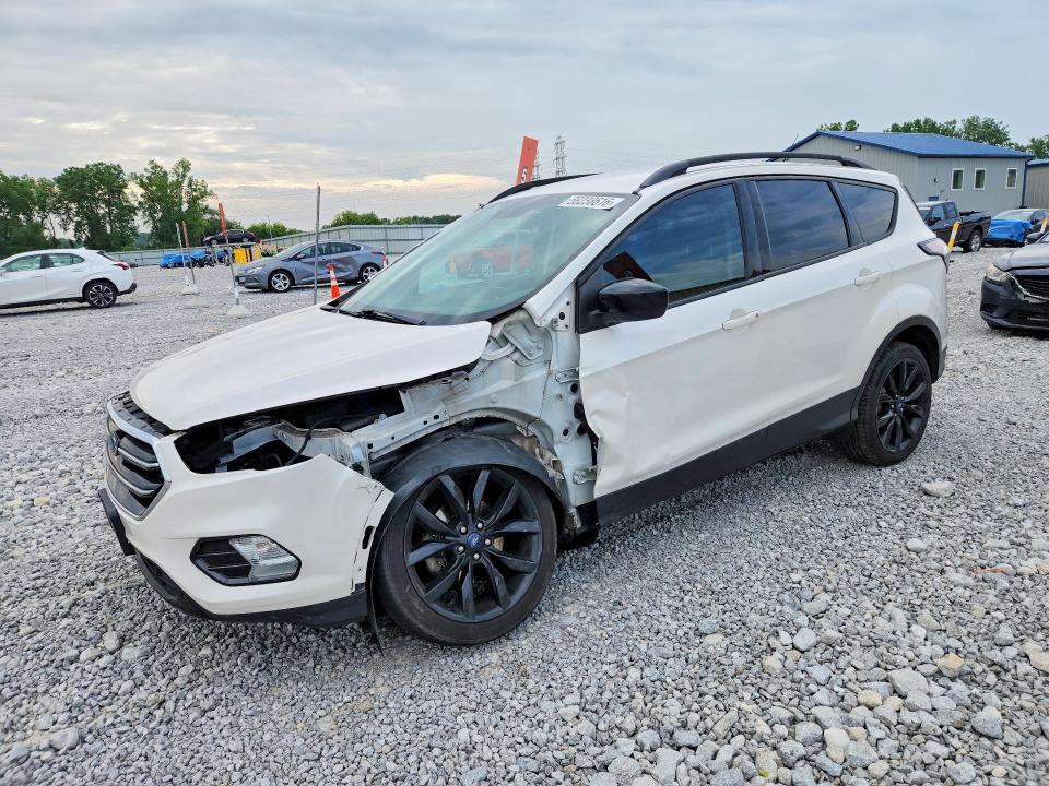 2017 Ford Escape მანქანა იყიდება აუქციონზე, vin: 1FMCU0GD1HUB99490, აუქციონის ნომერი: 56238616