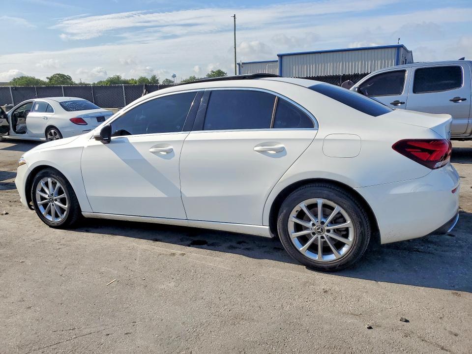 55879976 :رقم المزاد ، W1K3G4EBXLW045707 vin ، 2020 Mercedes-benz A مزاد بيع