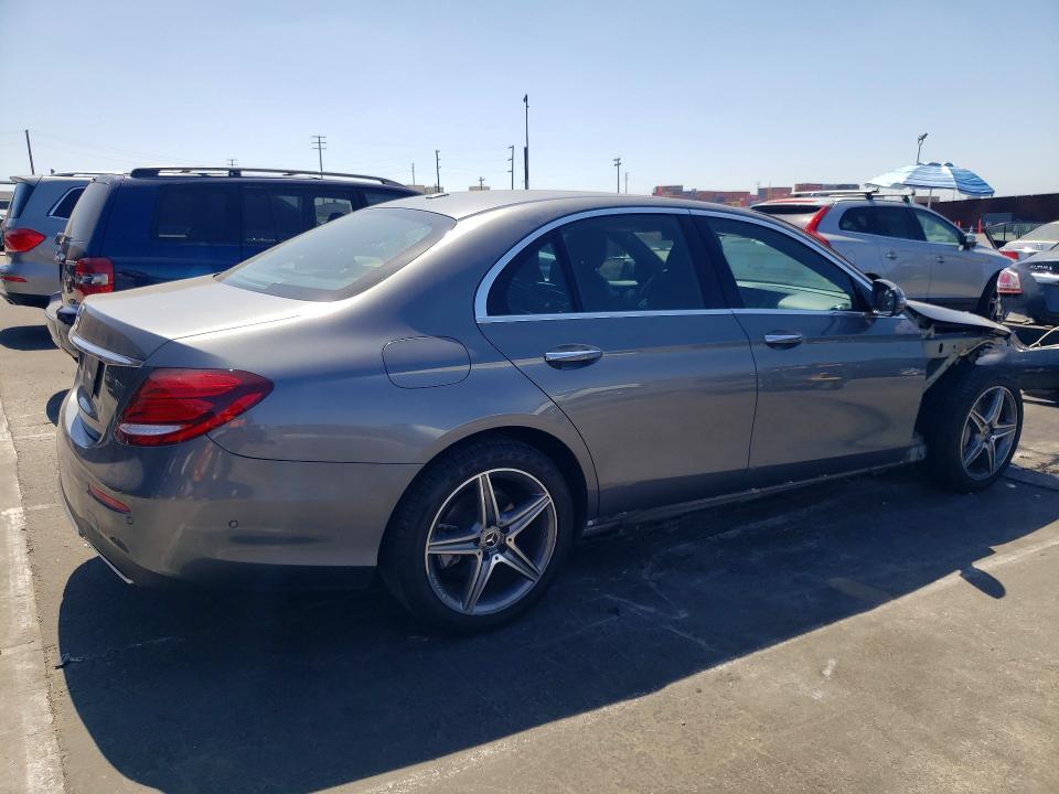 57558436 :رقم المزاد ، WDDZF4JB8KA522522 vin ، 2019 Mercedes-benz E مزاد بيع