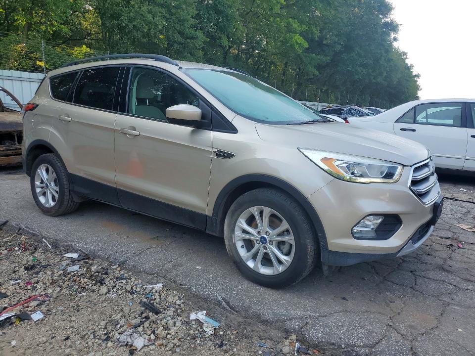 2017 Ford Escape მანქანა იყიდება აუქციონზე, vin: 1FMCU0GD0HUD04620, აუქციონის ნომერი: 58920326