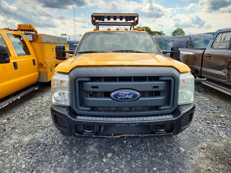 58531876 :رقم المزاد ، 1FD8W3G69FED21457 vin ، 2015 Ford F350 مزاد بيع