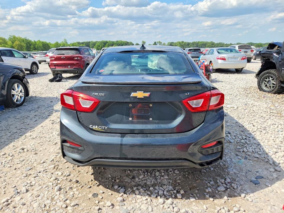 55510936 :رقم المزاد ، 1G1BE5SMXJ7202627 vin ، 2018 Chevrolet Cruze مزاد بيع