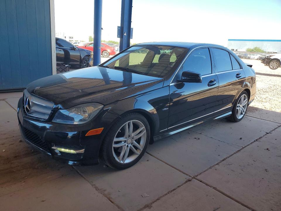 57052346 :رقم المزاد ، WDDGF4HB4CR221018 vin ، 2012 Mercedes-benz C مزاد بيع