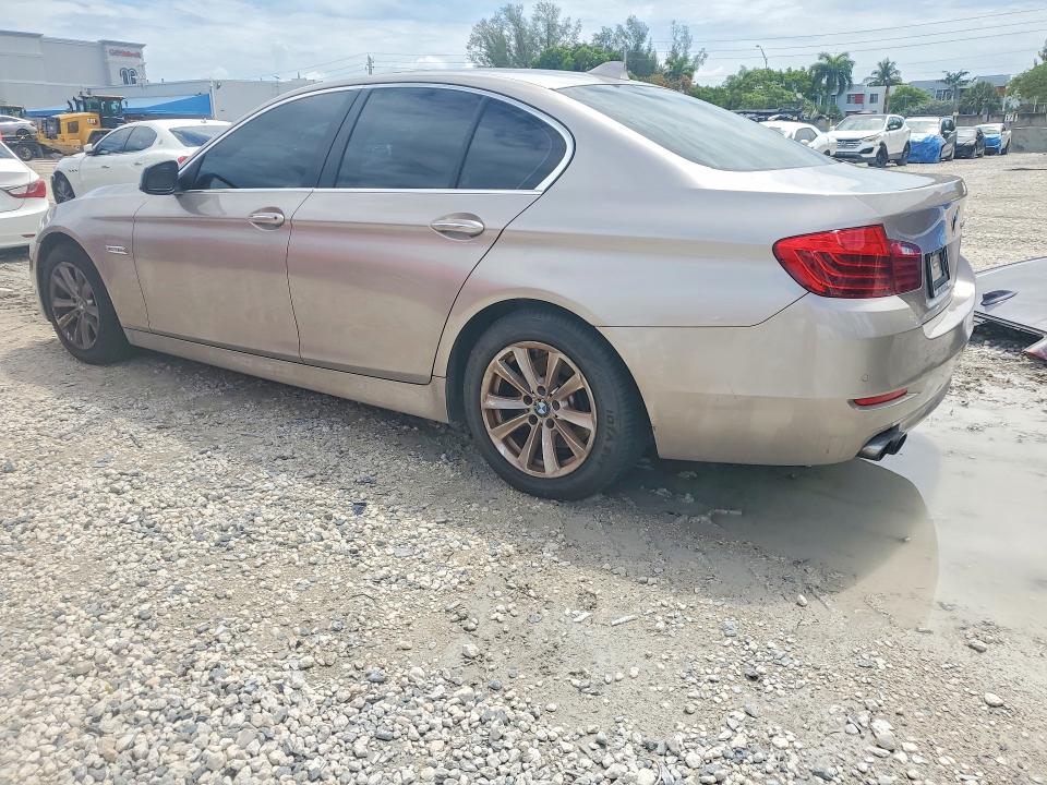 56003286 :رقم المزاد ، WBA5A5C53FD522014 vin ، 2015 Bmw 528 مزاد بيع