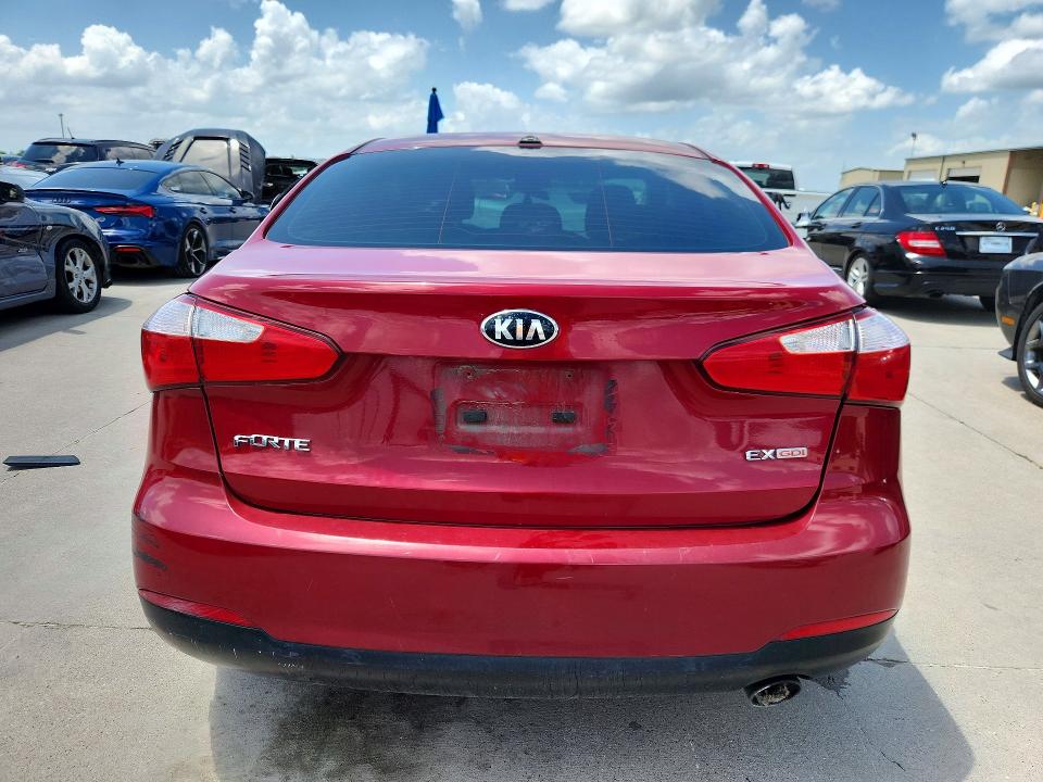 2015 Kia Forte მანქანა იყიდება აუქციონზე, vin: KNAFX4A85F5369382, აუქციონის ნომერი: 56653586